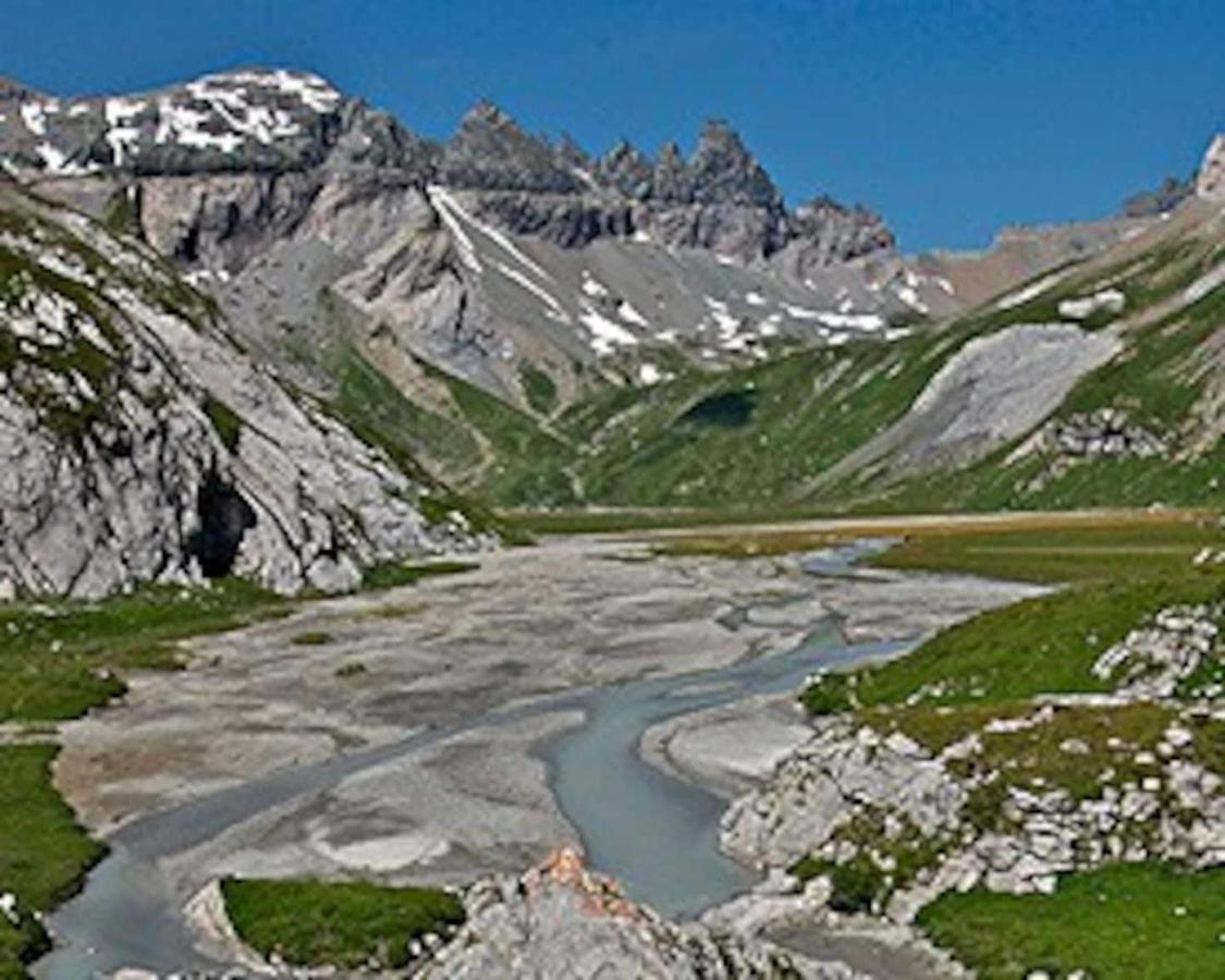 Ferienwohnung 3,5 Zimmer Direkt An Ski- Und Bikepiste Φιλμς Εξωτερικό φωτογραφία