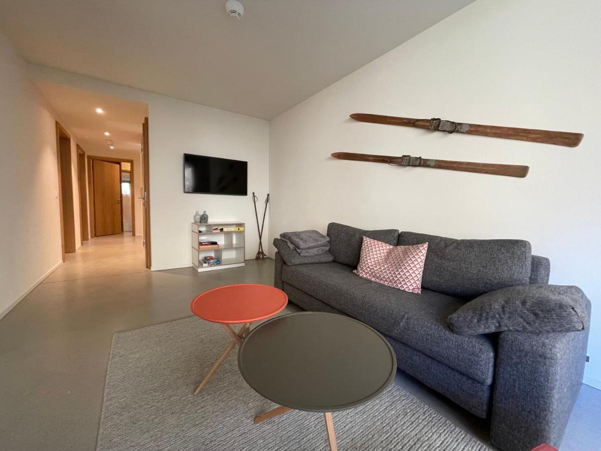 Ferienwohnung 3,5 Zimmer Direkt An Ski- Und Bikepiste Φιλμς Εξωτερικό φωτογραφία